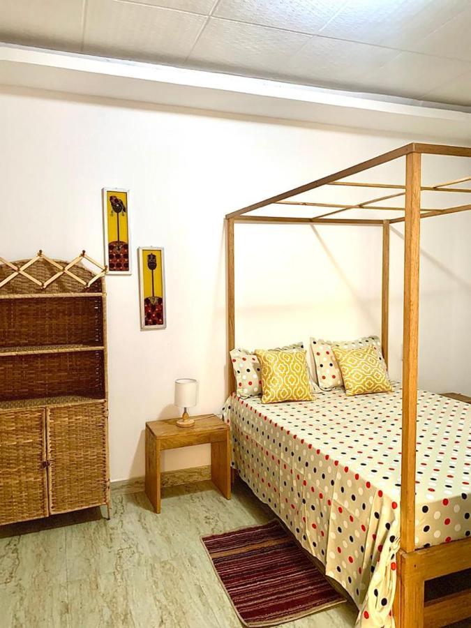 2 Chambres Salon A Sacre Coeur *